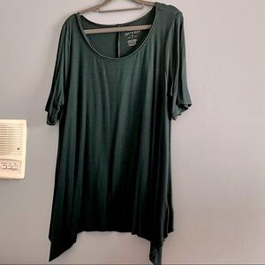 AMERICAN EAGLE OUTFITTERS.    Women’s XL top. Green/black stripes